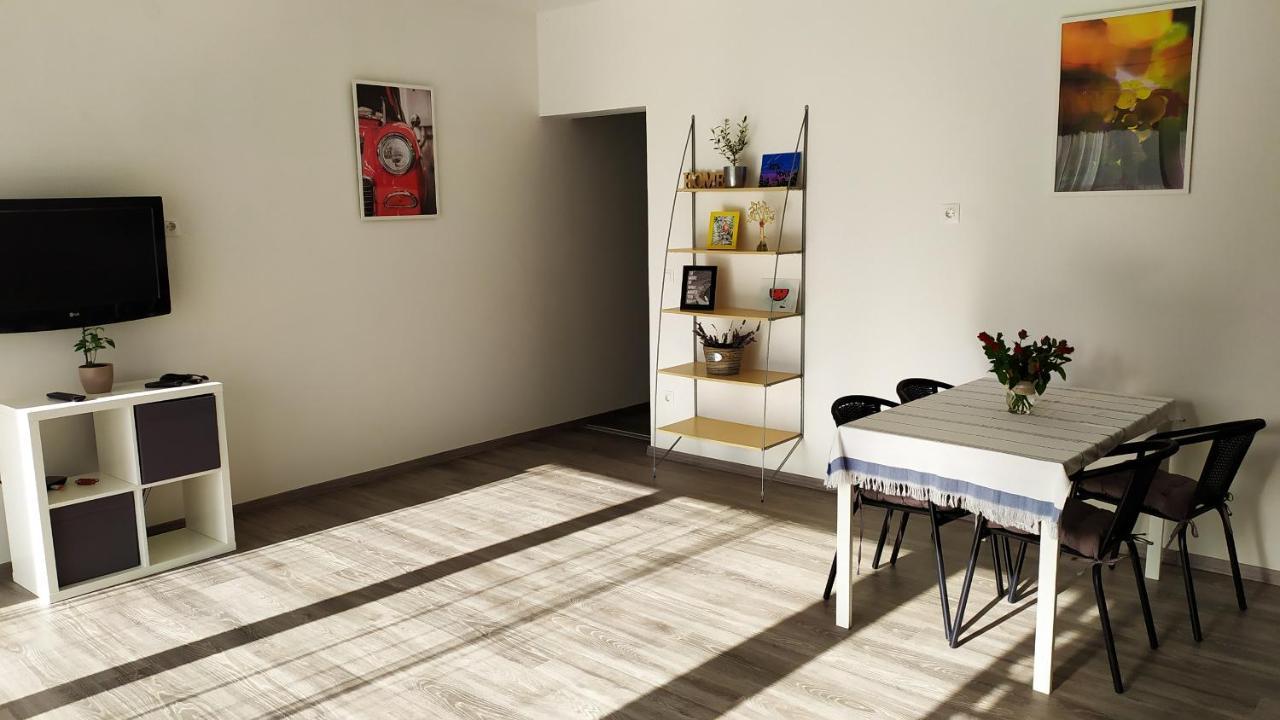 Apartament Siraly